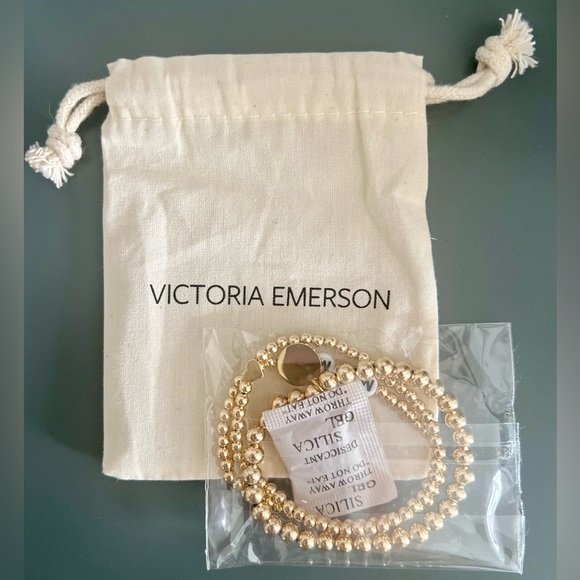 NEW Victoria Emerson Mama Stacking Beaded Bracelet Heart Set, Gold White Black - Picture 3 of 3